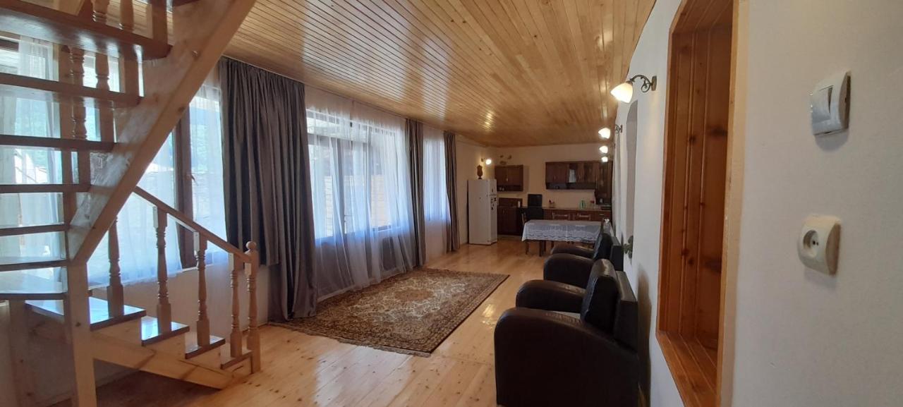 Guest House Lekhtagi 메스티아 외부 사진