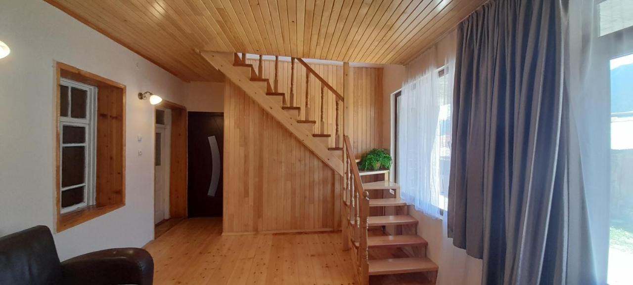 Guest House Lekhtagi 메스티아 외부 사진